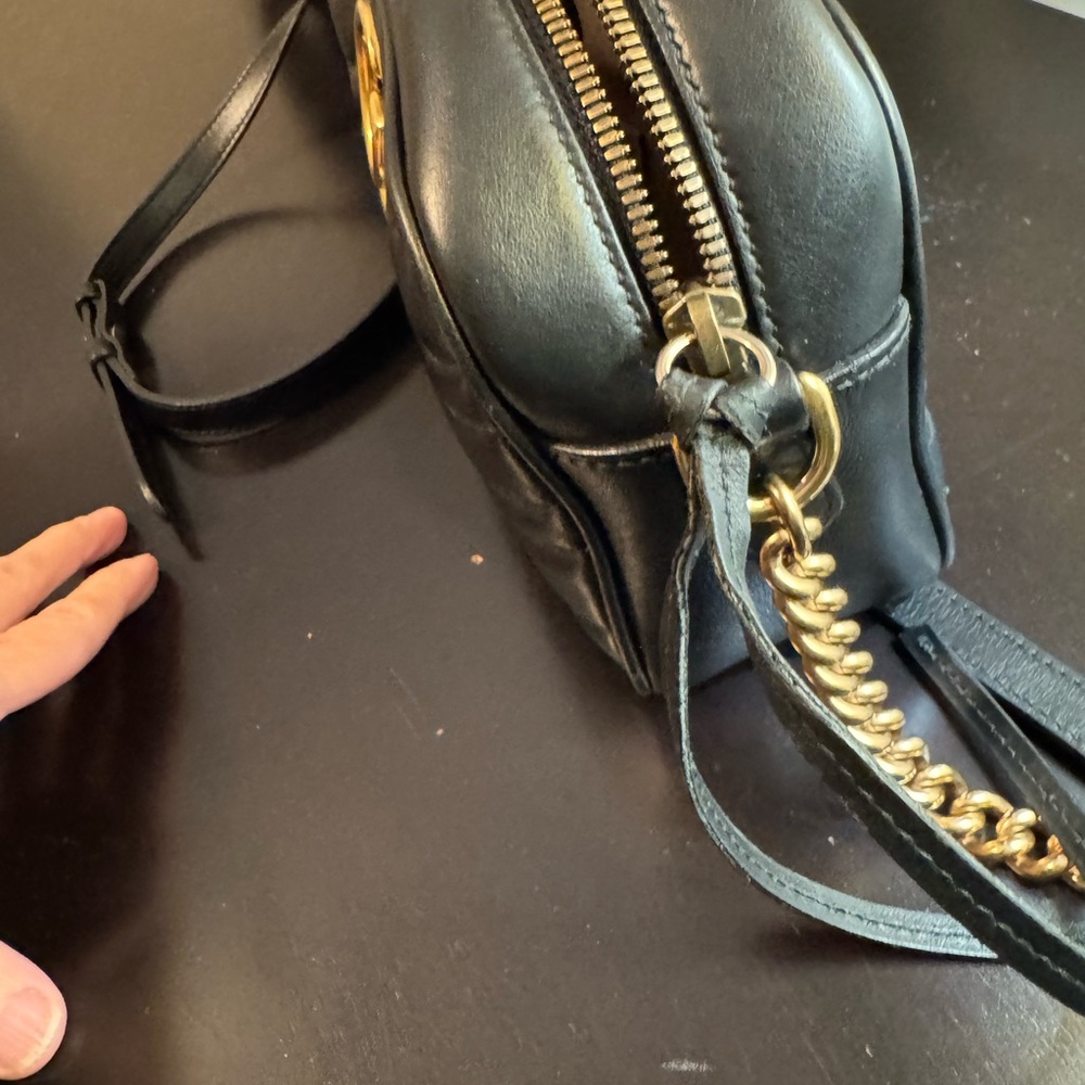 Gucci Black and Gold Chevron Crossbody Bag - Picture 6 of 8